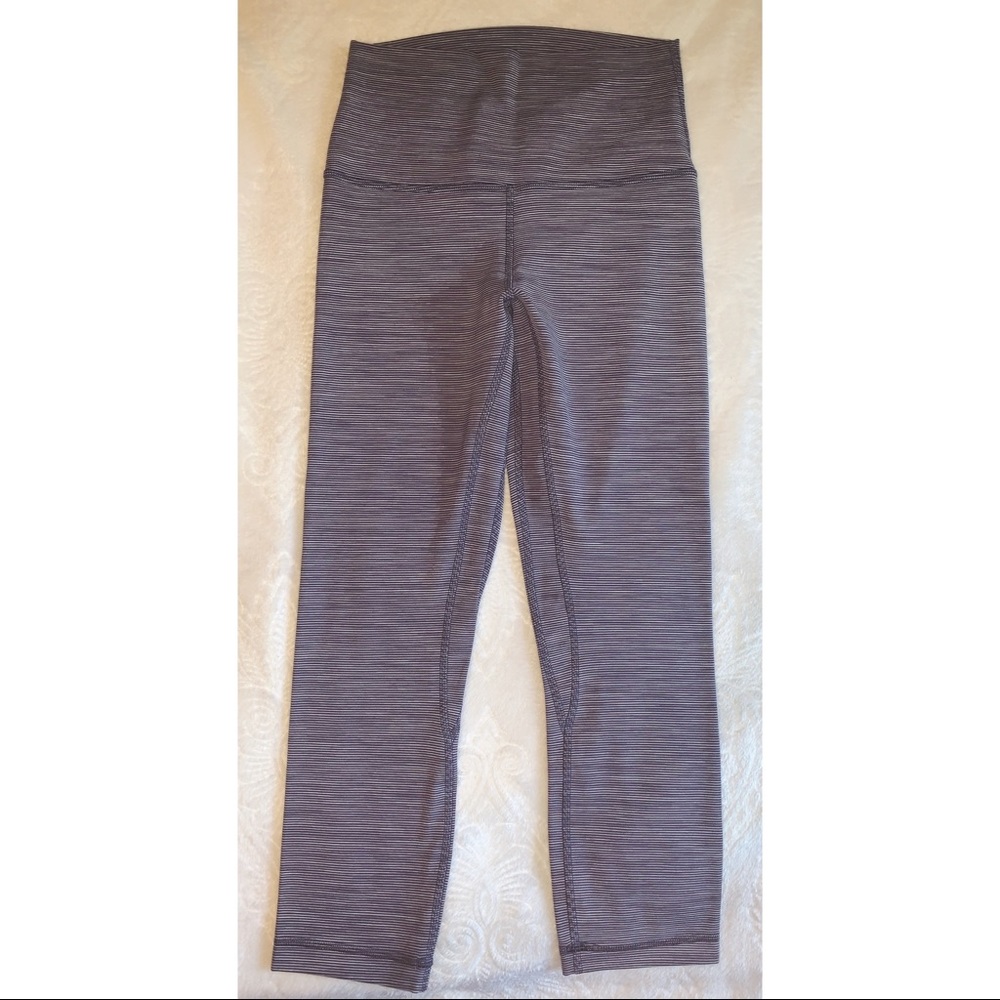 🍋🚫SOLD🚫NWOT Lululemon 21” Align Crop🍋 - Picture 3 of 7